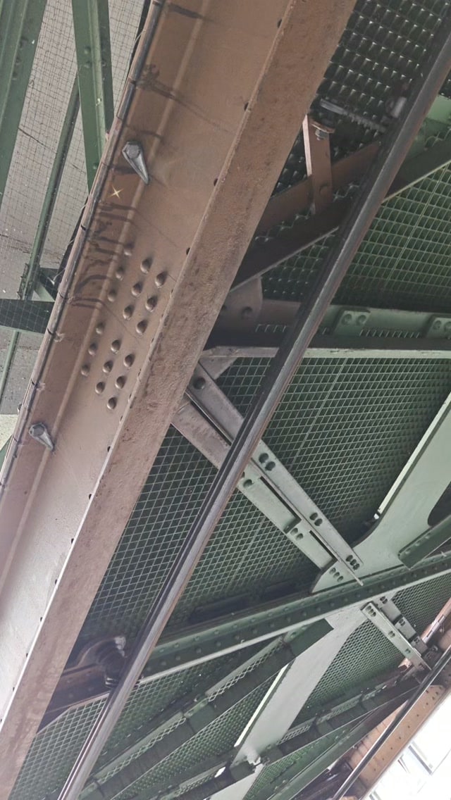 Wuppertal Schwebebahn fahren

#wuppertal #schwebebahn #train