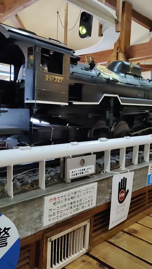 Restaurant - Japan 🇯🇵
Food delivers by Train

#railway #restaurant #japan #fooddeliveries