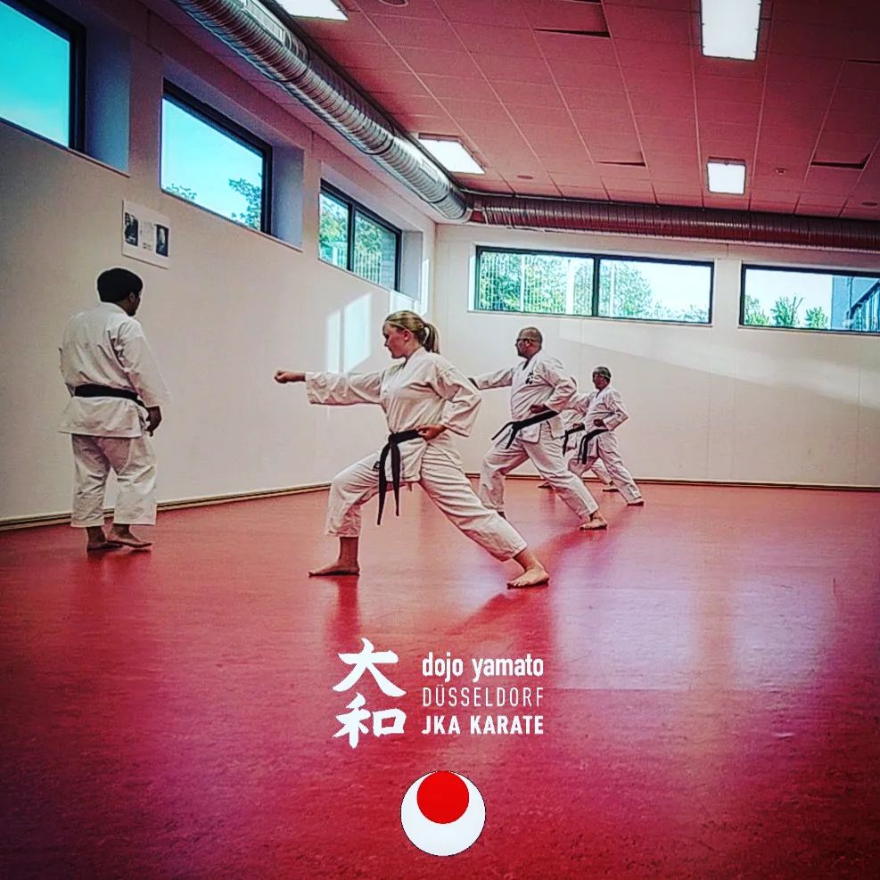 Training im Dojo Yamato Düsseldorf e.V.🥋
Kata Training mit Keigo Shimizu 🇯🇵