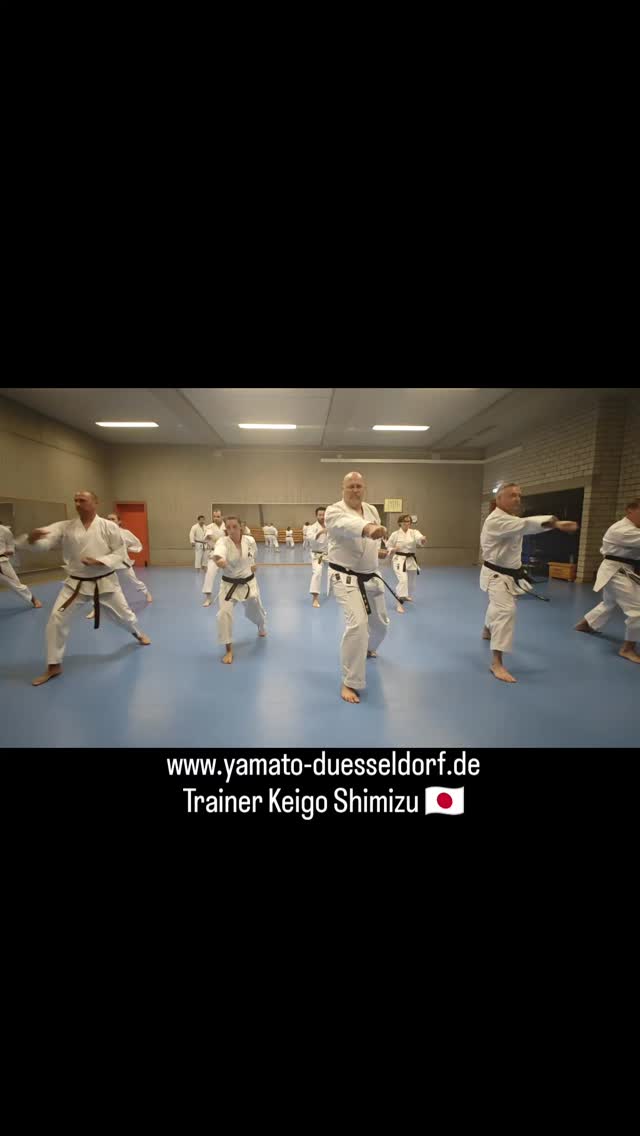 Training im Dojo Yamato Düsseldorf e.V.🥋
Trainer Keigo Shimizu 🇯🇵
Probetraining? www.yamato-duesseldorf.de

#karate #training #fun #jka #djkb #kihon #kata #kumite #düsseldorf #duesseldorf #japan #sport #sportmotivation #shotokan #traditional #nrw #yamatoduesseldorf #fitness #fitnessmotivation #jkaKarate #jkakaratedo #neuss #ratingen #hilden #leverkusen #kaarst #selbstbstbewusstsein #selbstvertrauen